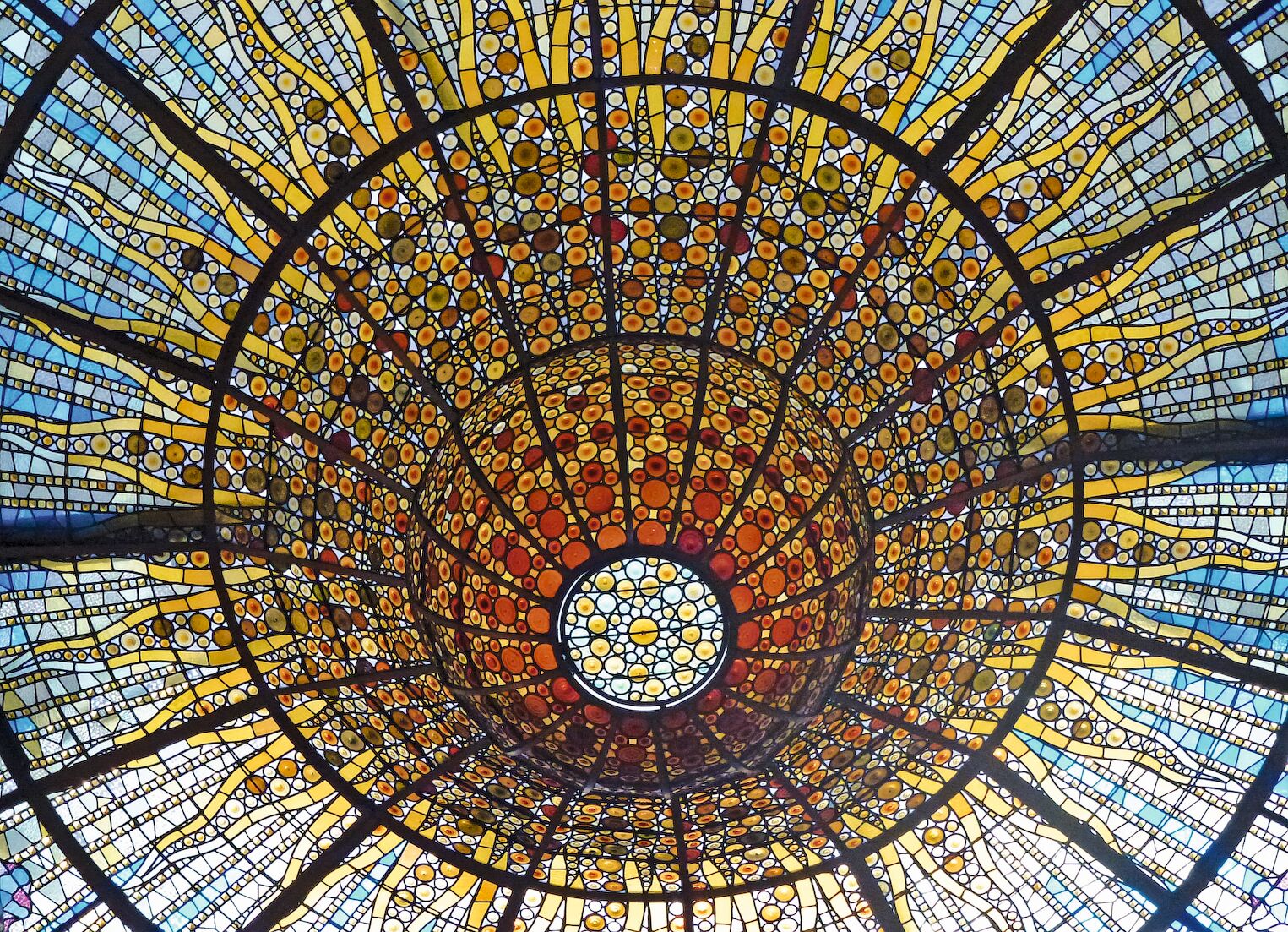 La coupole du palais de la Musique à Barcelone